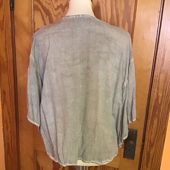 Slouchy boho beachy v neck top - Picture 8 of 8